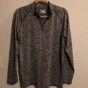 Young Men’s Under Armour athletic top size S